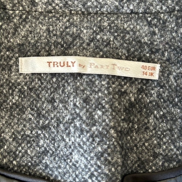Truly by Part Two Polyester/wool blend blazer size UK14 - Picture 13 of 15